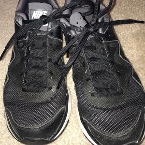 Size 7 Black Nike Tennis Shoes